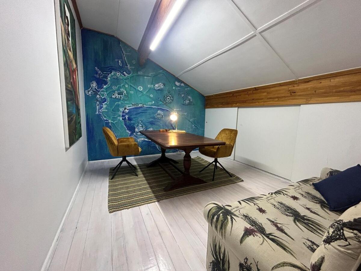 Poseidon's Pad - Eclectic 2-bedroom In Trendy Muizenberg