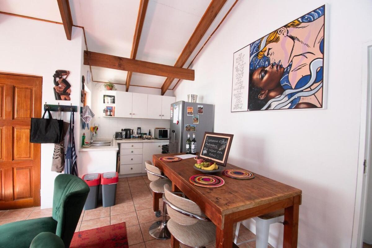 Poseidon's Pad - Eclectic 2-bedroom In Trendy *