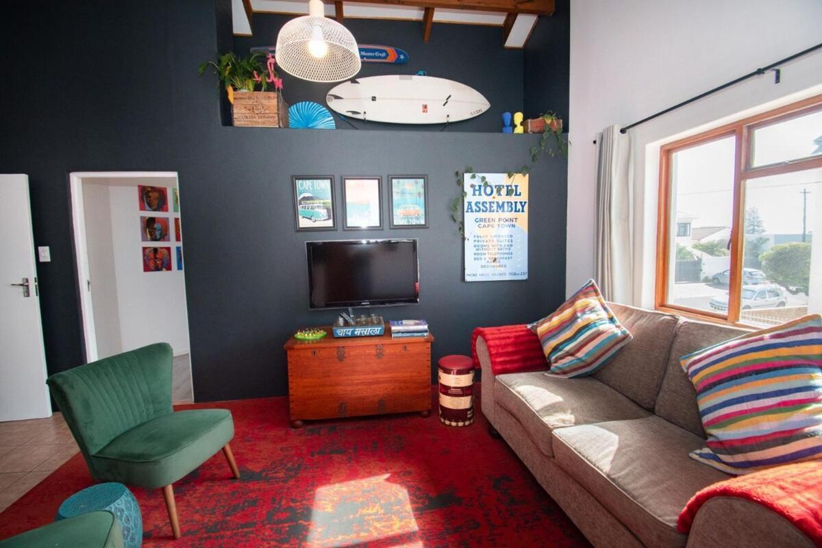 Poseidon's Pad - Eclectic 2-bedroom In Trendy Apartment Muizenberg